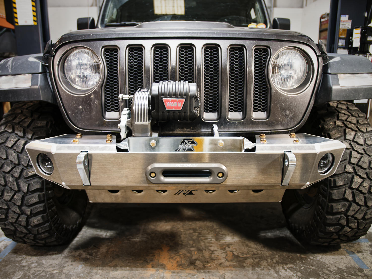 JL/JT Front Bumper - 8274 Aluminum Adventure Series