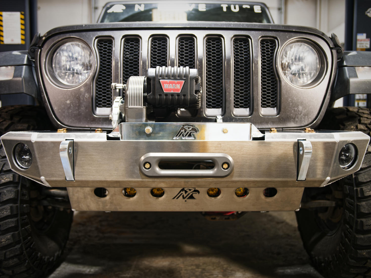 JL/JT Front Bumper - 8274 Aluminum Adventure Series